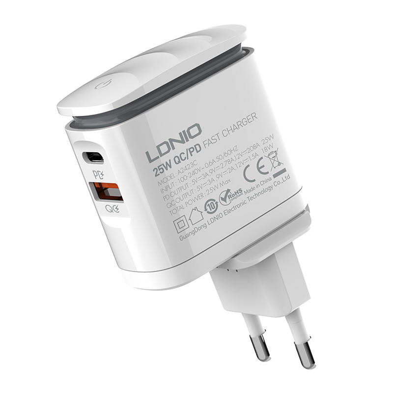 Zidni punjač LDNIO A2423C USB, USB-C + USB-C - Lightning kabel