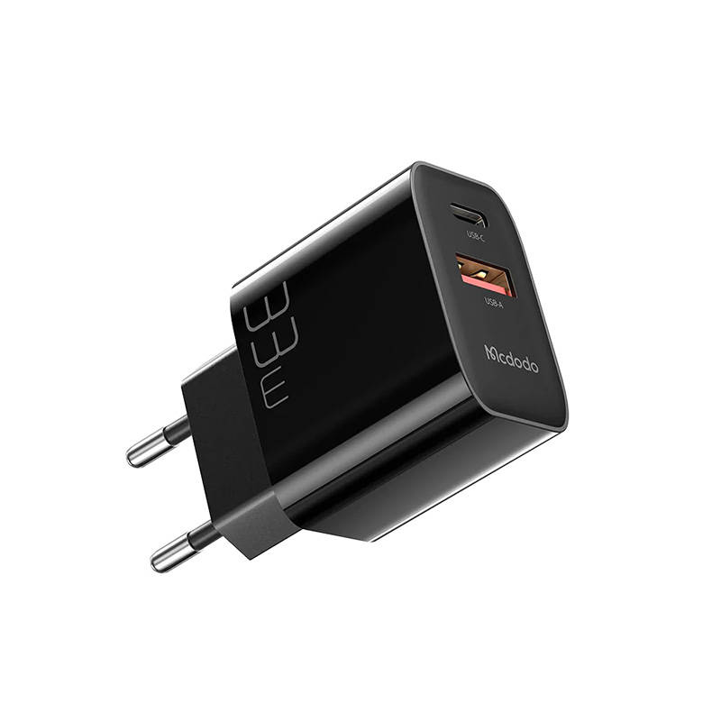 Zidni punjač Mcdodo CH-0922 USB + USB-C, 33W + USB-C kabel (crni)